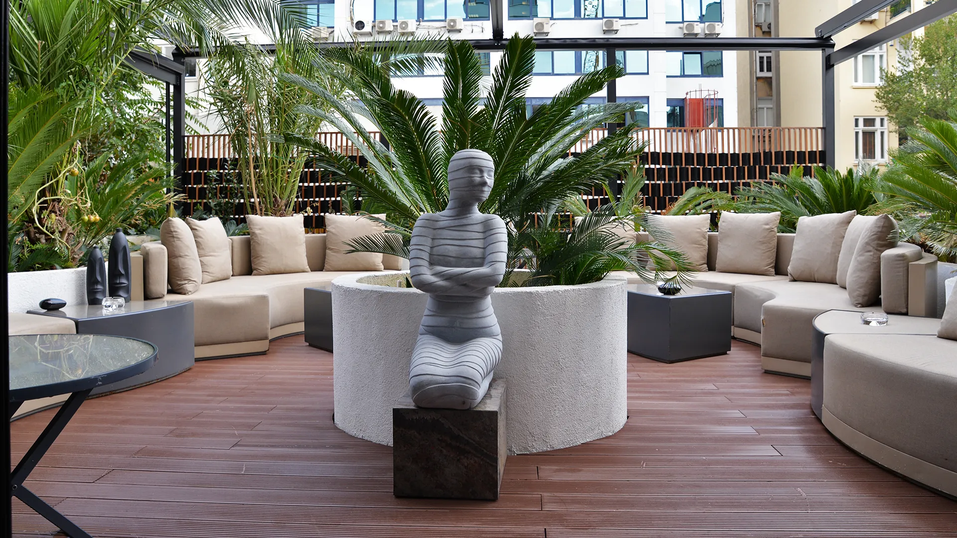 Clinic-İstanbul Nişantaşı- 2018 Abdi İpekçi - Image 2